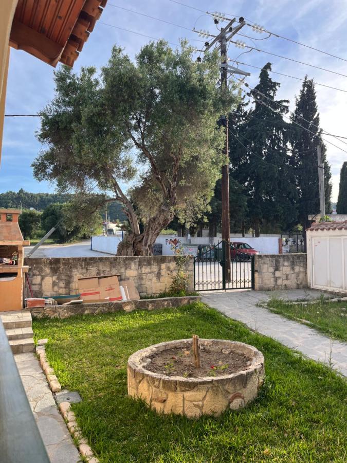 Sakis 3 Polychrono
